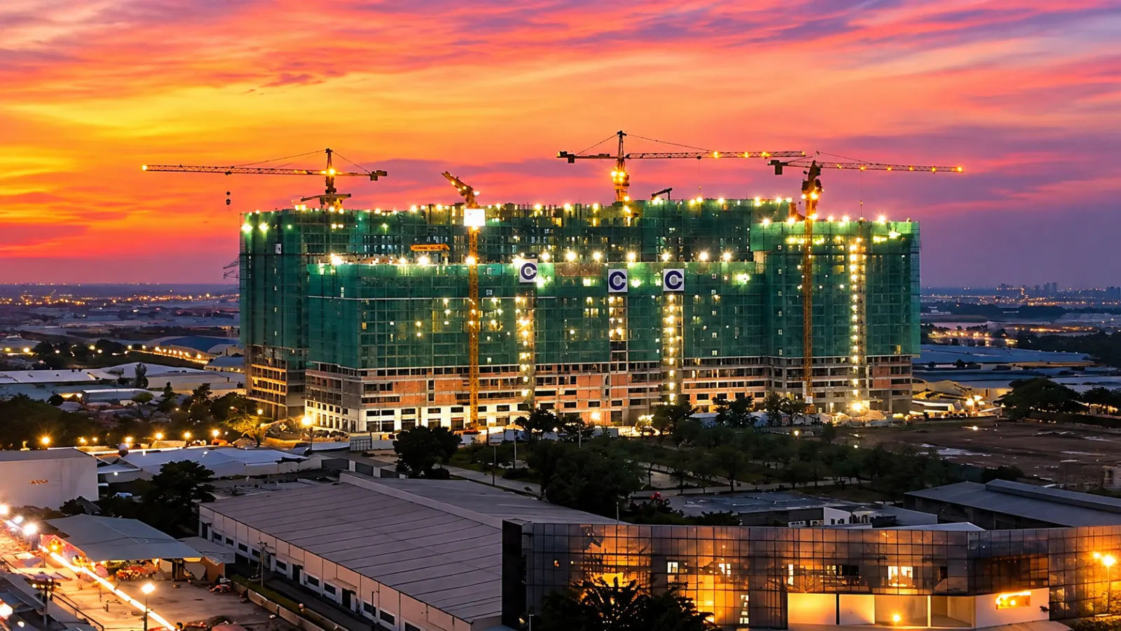 Công trường The Win City thi công vào ban đêm